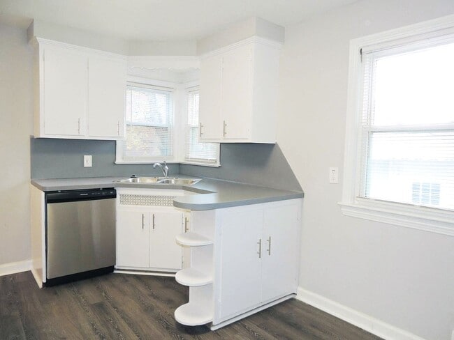 Photo - 106 Cowles Ave