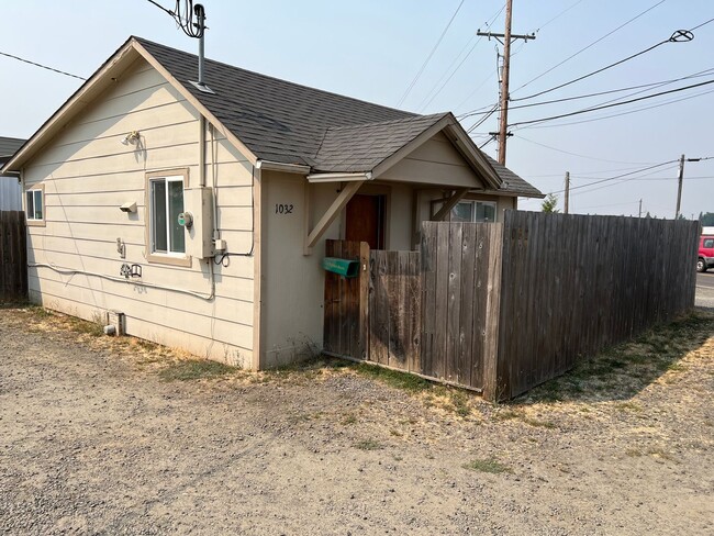Building Photo - One bedroom apartment in Eugene!