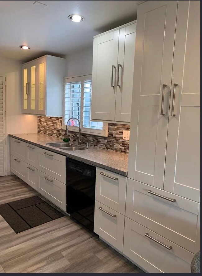 Photo - 4807 Beck Ave Unit 15