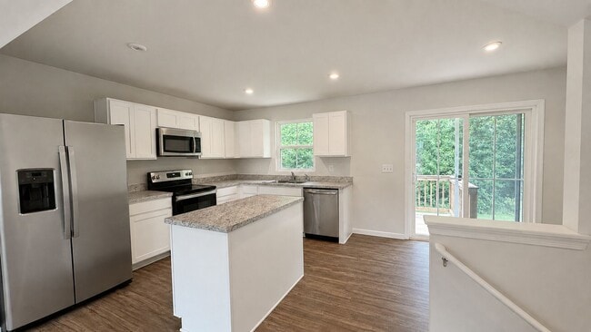 Photo - 2044 Petersen Way