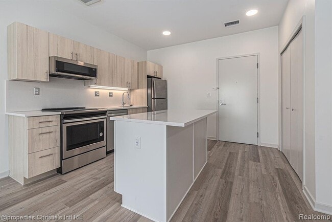 Photo - 7410 Kercheval Ave Unit 212