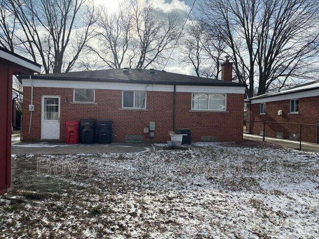 Photo - 5309 Grovedale St