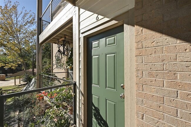 Photo - 6600 Valleyside Rd Unit B-6