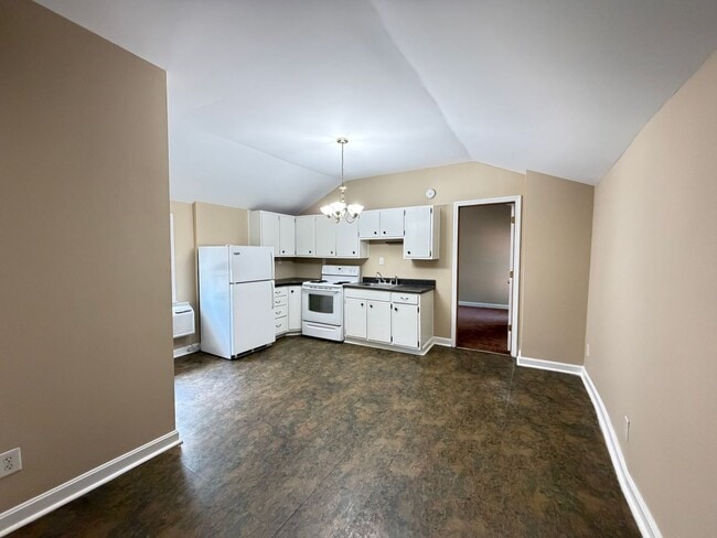 Photo - 538 Lilly Ave Unit 538 Lilly Ave -  2