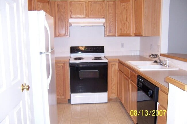 Sparkling clean with all new paint and flooring!l Great duplex has a well planned floor plan. Goo...