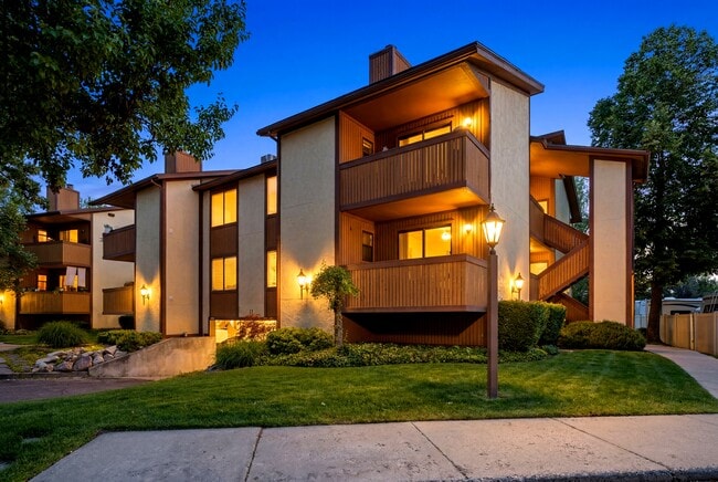 Building Photo - Countrywoods Unit 22E