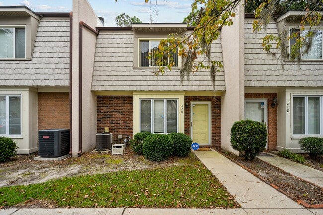 420 Cobblestone Dr