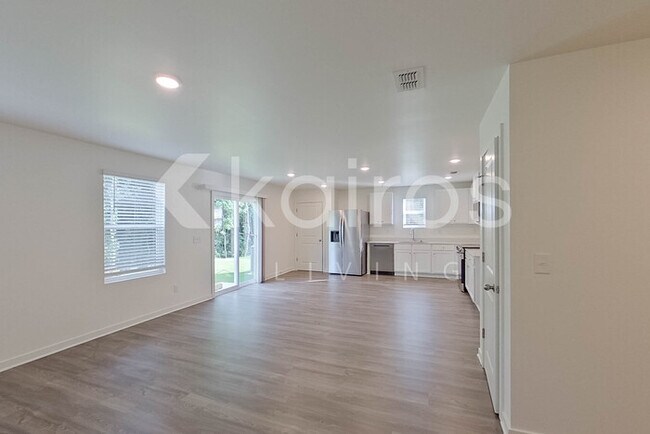 Photo - 156 George Oxford Dr