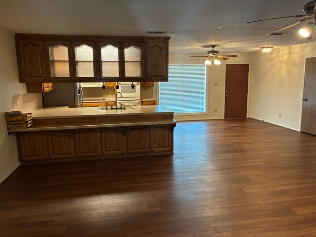 415 Rosewood St