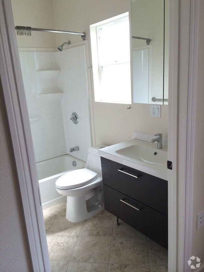 Building Photo - 716 Olive Ave Unit 716 Olive Rental