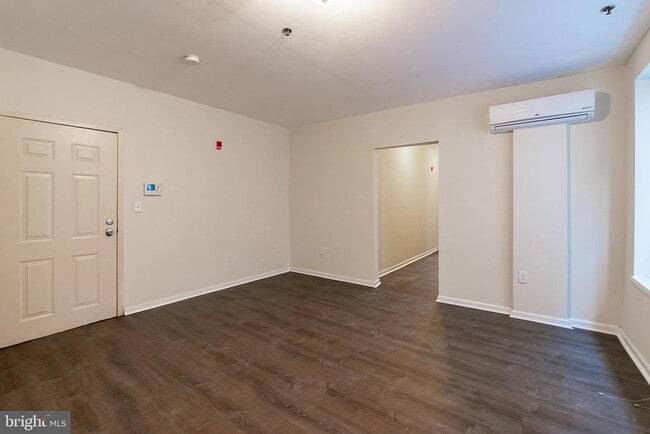 Building Photo - 1501 W Allegheny Ave Unit 310