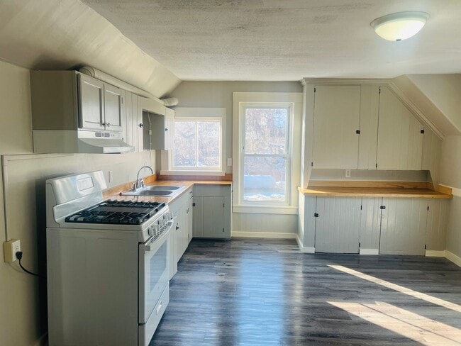 Building Photo - 26-30 Mason Street Unit 26B
