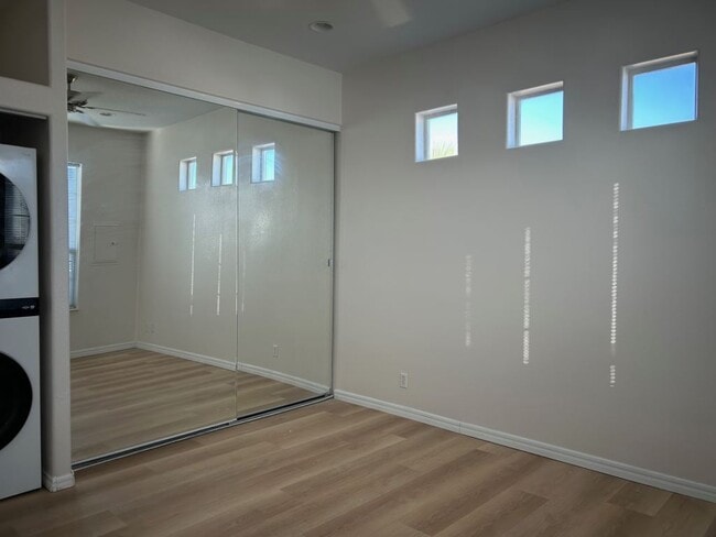 Photo - 1601 S Sandhill Rd