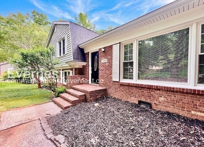Photo - 400 Wilcrest Dr