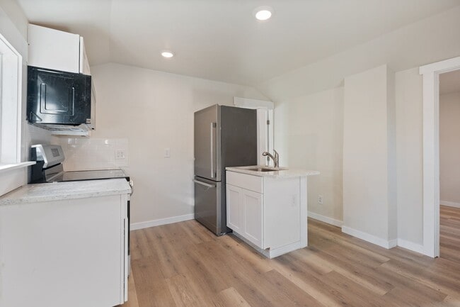 Photo - Beautiful Unit in the Heart of Bend!