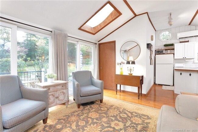 Photo - 1 Ridgewood Ln