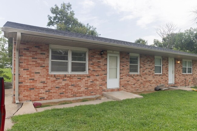 Building Photo - 3711 Weymeyer Dr Unit 3711 Weymeyer Drive- A