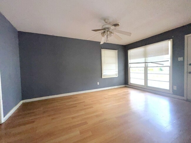 Photo - 654 Ynestra Dr