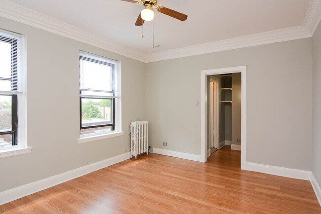 Photo - 3824 N Fremont Unit 205