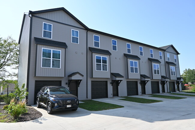 Photo - 4052 E 55th street Townhome