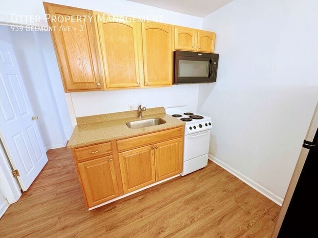 Photo - 939 Belmont Ave Unit 3