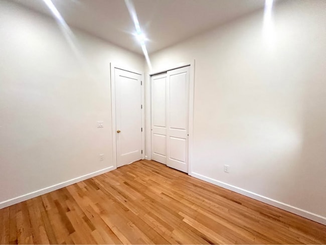 Photo - 537 E 5th St Unit 2