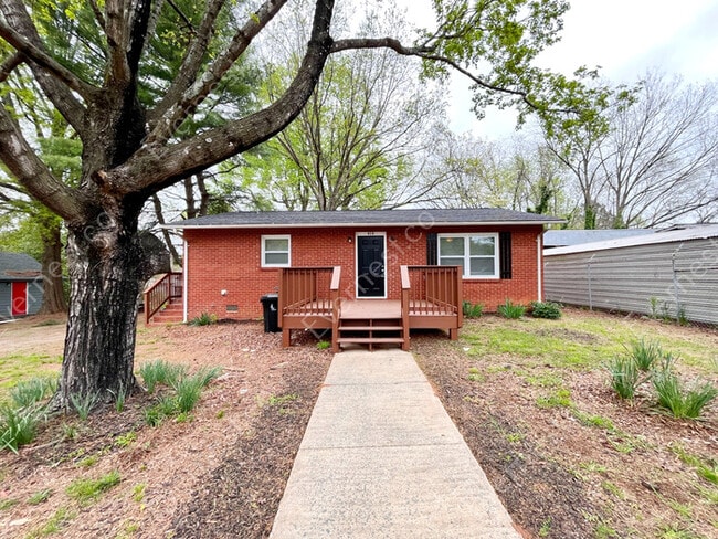 Photo - 414 Miller St