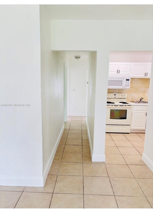 Photo - 14400 Polk St