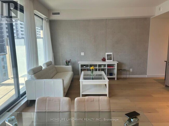 Photo - 81 Wellesley St E Unit 905