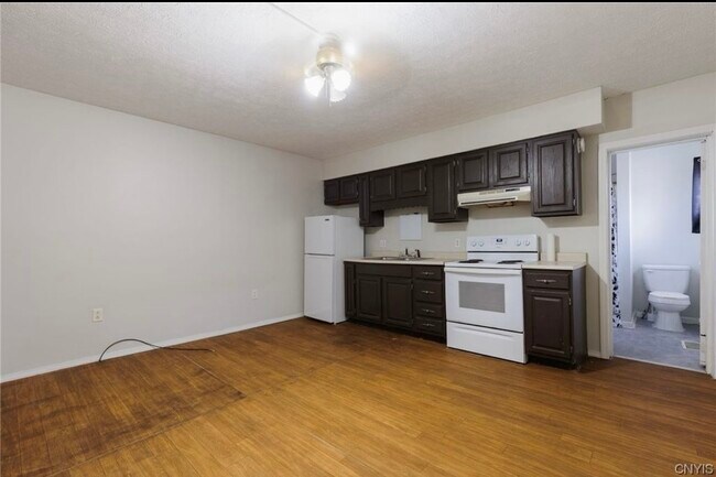 Photo - 28389 Ridge Rd