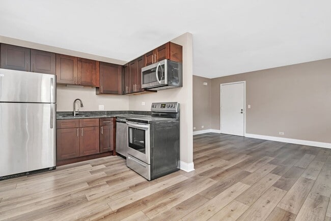 Photo - Lakeside Village Apartments