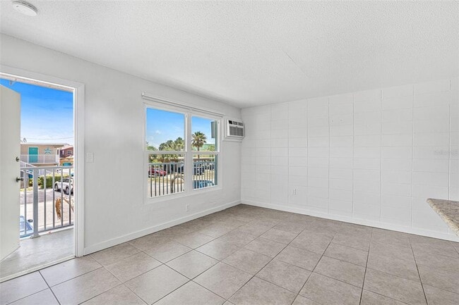 Photo - 420 Tyler Ave Unit 4-3