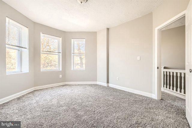 Photo - 2001 Poplar Grove St