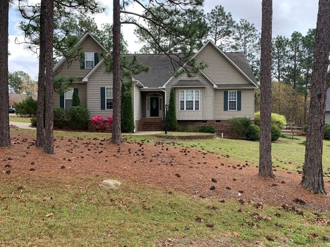 Building Photo - CAROLINA LAKES