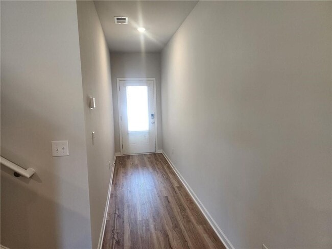 Photo - 832 Cygnet Ln