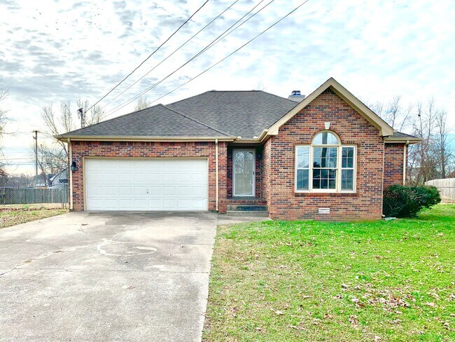 Building Photo - 3310 Mallard Dr