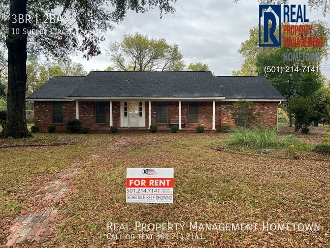 Beautiful 3-Bed 2-Bath Home in Little Rock! - Beautiful 3-Bed 2-Bath Home in Little Rock!