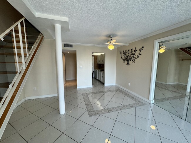 Photo - 17800 Atlantic Blvd