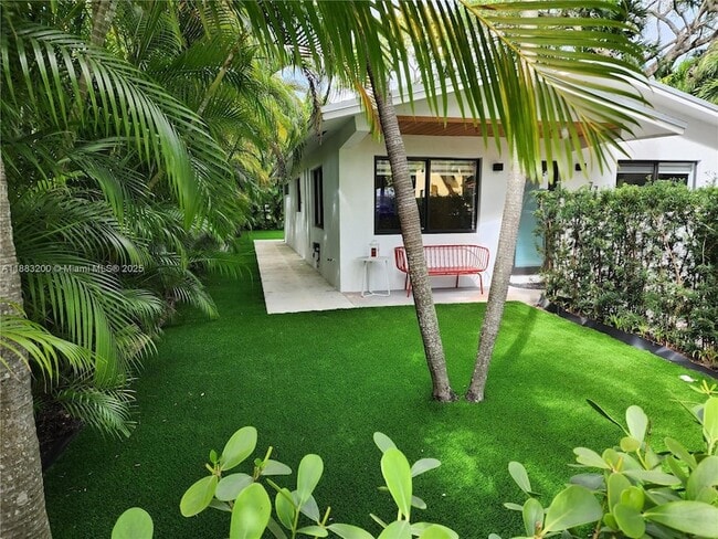 Building Photo - 77 NE 43rd St Rental