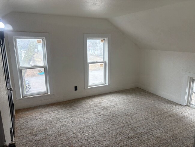Photo - Duplex Apartment in Waterloo, IA