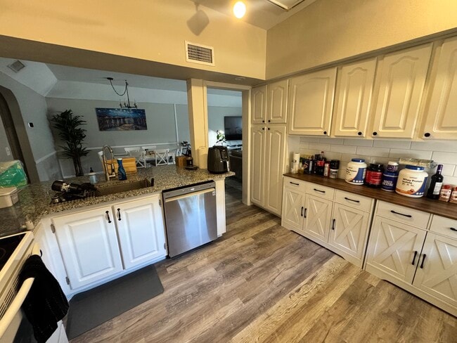 Photo - 604 Cordova Green Unit 604