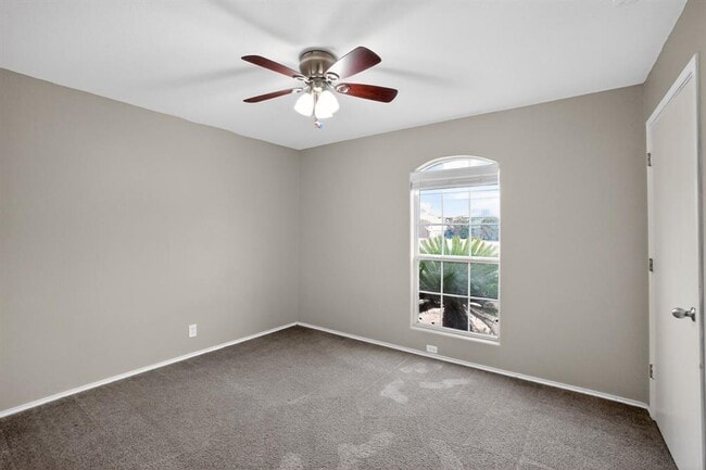 Photo - 113 Amber Ln