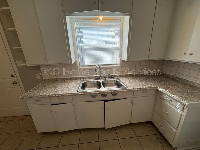 Photo - 1516 Park Cir
