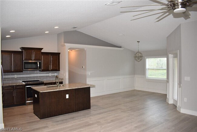 Photo - 6632 Abelson Ave