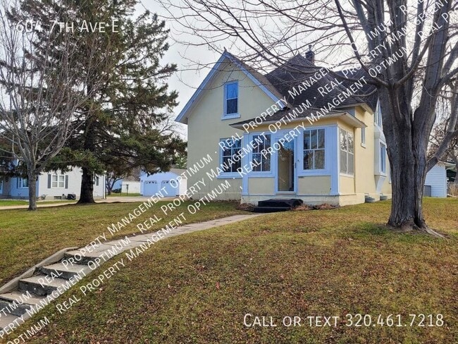 Photo - 604 7th Ave E