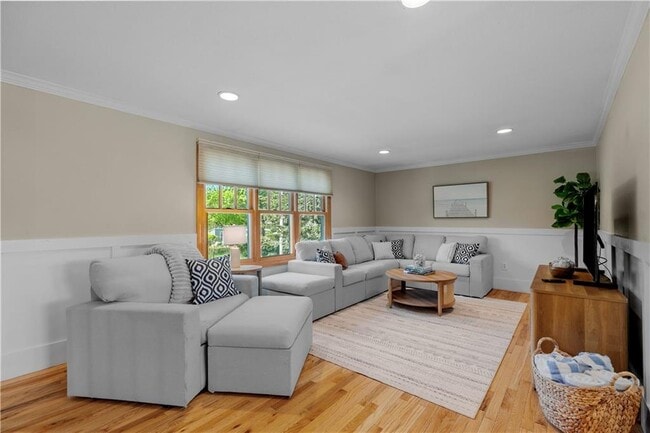 Photo - 46 Steamboat St