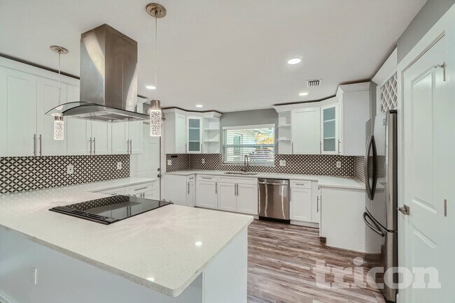 Photo - 1498 Hunt Ln