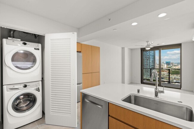 Photo - Sky Ala Moana West #2204 — 1BR/1BA/1PK — $... Unit 2204
