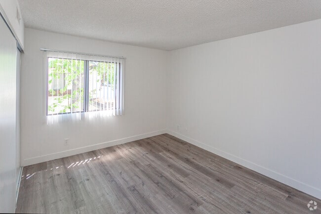 1BR,1BA- Bedroom