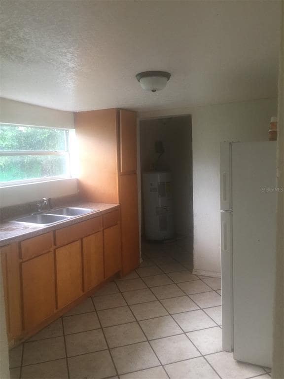 Photo - 641 W 6th St